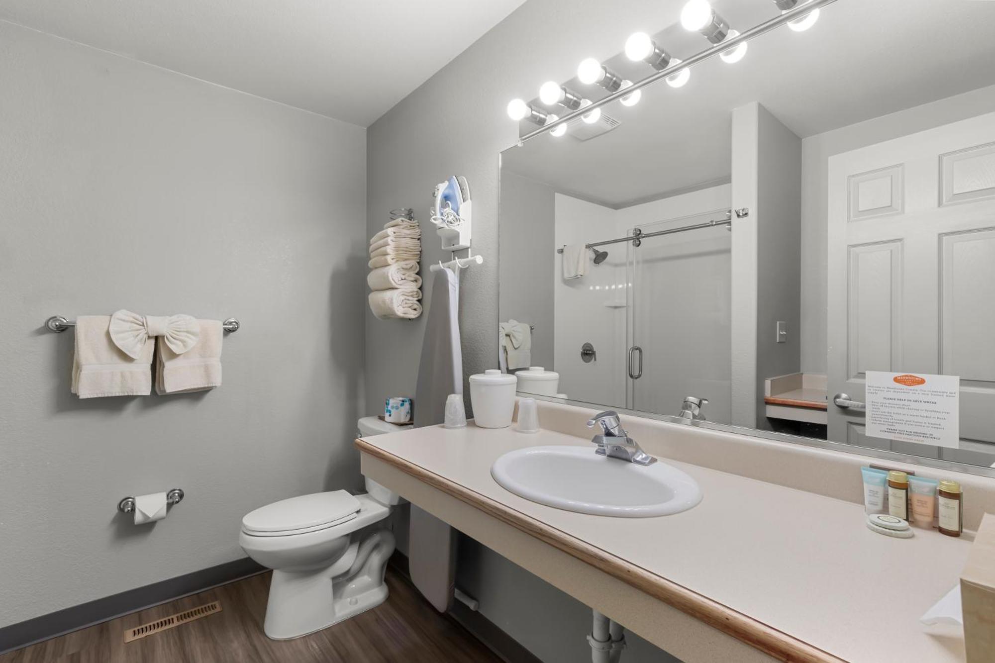 Beach House Inn Форт Браг Стая снимка